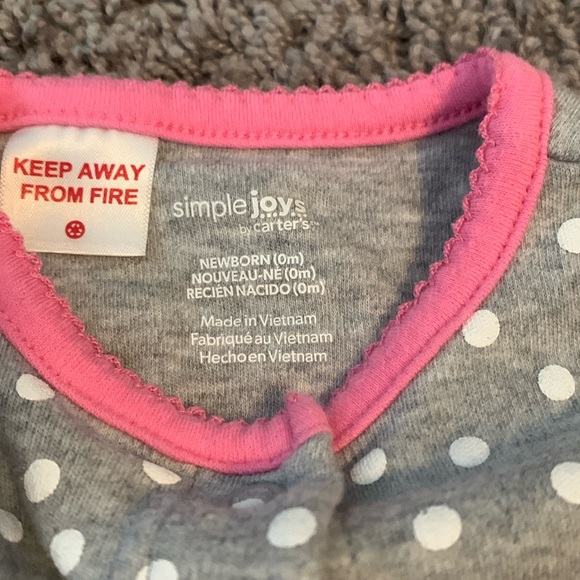 Simple Joys Gray Dots/Butterfly Button Sleeper Newborn EUC - Picture 2 of 5